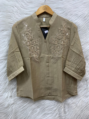 EMBROIDERY TOP
