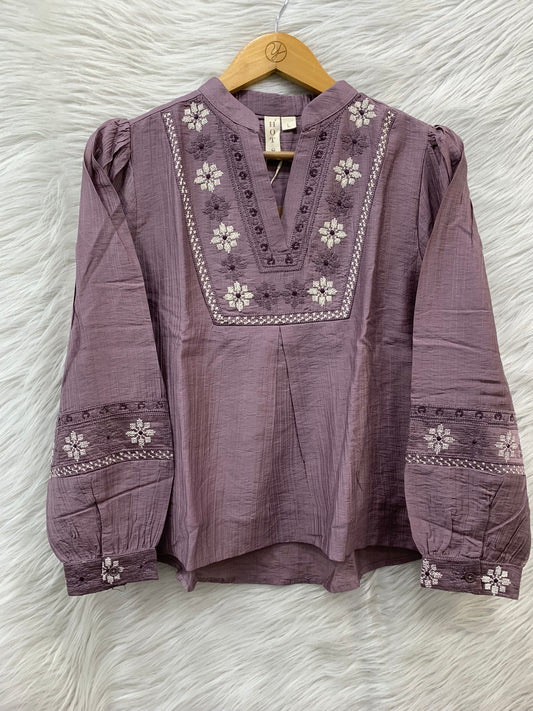 FLORAL THREAD WORK TOP